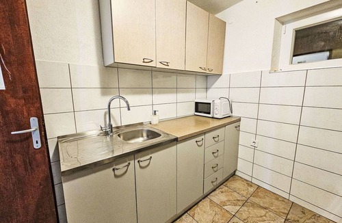 Bogomolje Apartment | Lovely apartment for 11 people with WIFI, TV and terrace
