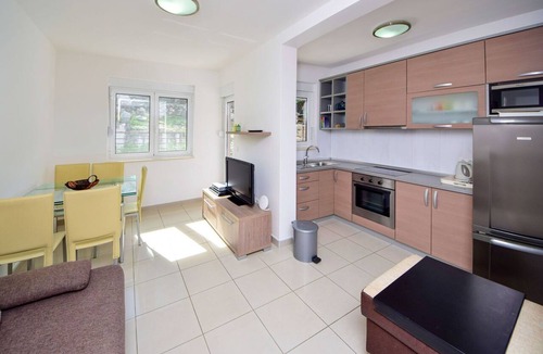 Blace Apartment | Lovely apartment for 5 people with A/C, WIFI, TV, balcony and pets allowed