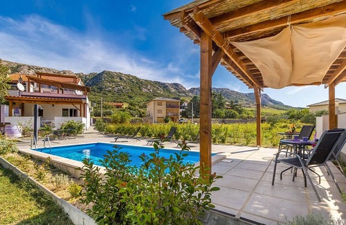 Draga Bascanska Apartment | Lovely apartment in Baska with WiFi