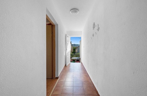 Betina Apartment | Lovely apartment in Betina with WiFi