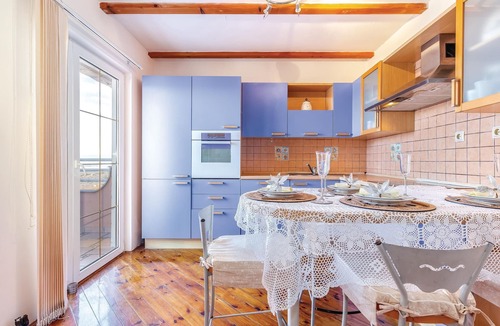 Klanfari Apartment | Lovely apartment in Dramalj with WiFi