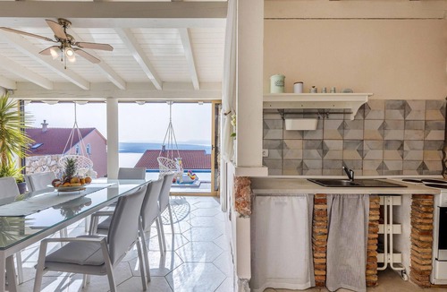 Klanfari Apartment | Lovely apartment in Dramalj with WiFi