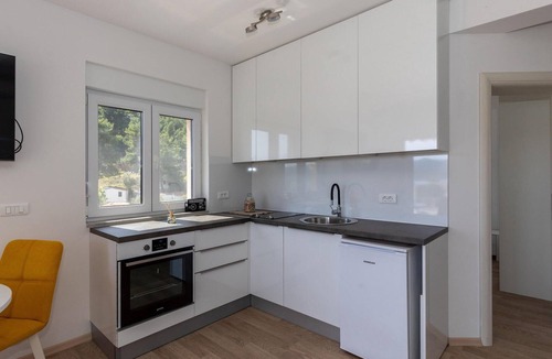 Klek Apartment | Lovely apartment in Klek with WiFi