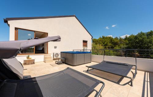 Korlat Apartment | Lovely Apartment In Korlat With Wifi