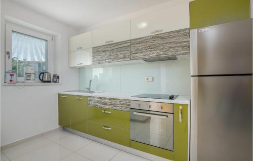 Salatic Apartment | Lovely Apartment In Salatici