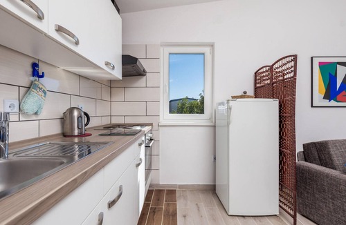 Stinica Apartment | Lovely apartment in Stinica with house sea view