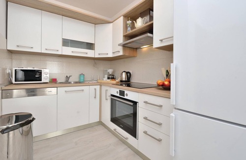 Vrsi Apartment | Lovely apartment in Vrsi-Mulo with WiFi