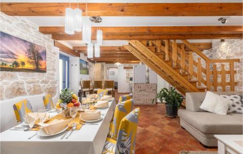 Sajini House | Lovely Home In Barban-Sajini With Sauna