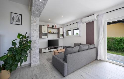 Duga Resa House | Lovely Home In Duga Resa