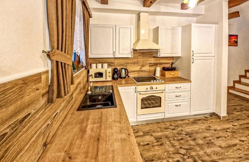Gospic House | Lovely home in Gospic with WiFi