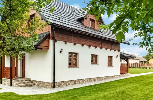 Gospic House | Lovely home in Gospic with WiFi