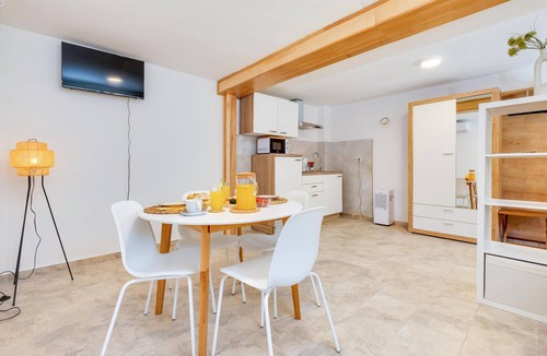 Koranski Brijeg House | Lovely home in Koranski Brijeg with sauna