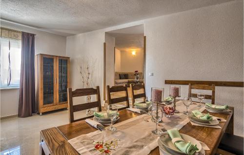Liznjan House | Lovely Home In Liznjan