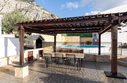 Veliko Brdo House | Lovely Home In Makarska
