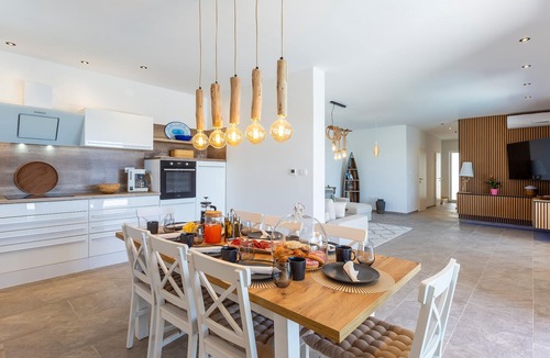 Loborika House | Lovely home in Marcana