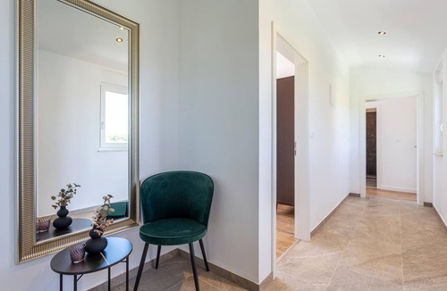 Loborika House | Lovely home in Marcana
