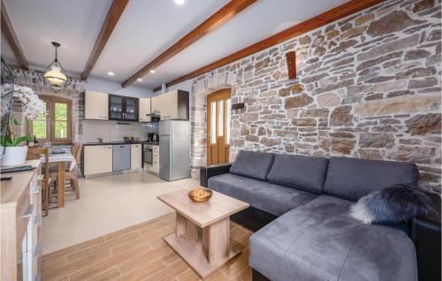 Zminj House | Lovely Home In Medancici