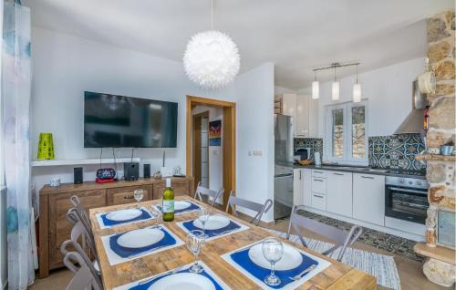 Miholascica House | Lovely Home In Miholascica