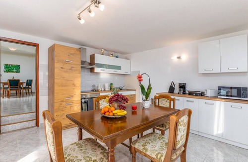 Muntic House | Lovely home in Muntic