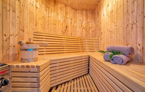 Muzini House | Lovely Home In Naselje Muzini With Sauna