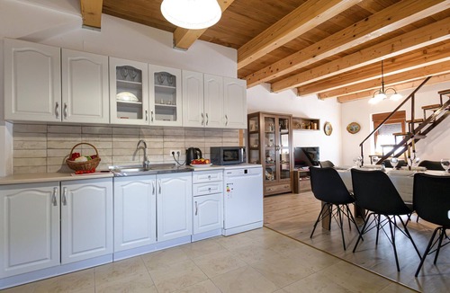 Velika House | Lovely home in Oljasi with sauna