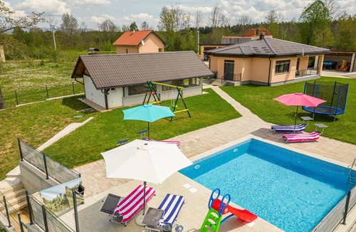 Gospic House | Lovely home in Ornice