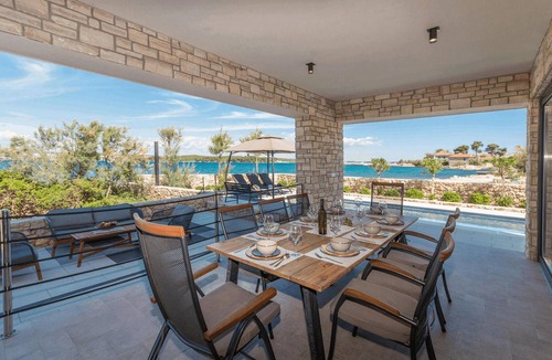 Pasman House | Lovely home in Pasman