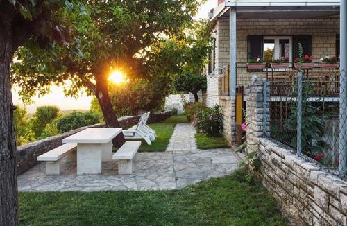 Benkovac House | Lovely home in Popovici