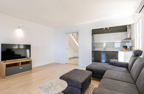 Prizba House | Lovely home in Prizba