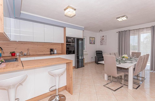 Ruzic House | Lovely home in Ruzic with sauna