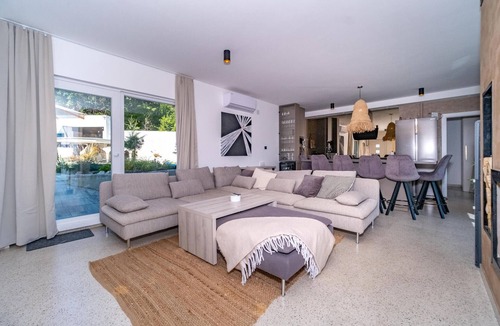 Donji Skrad House | Lovely home in Sculac with sauna