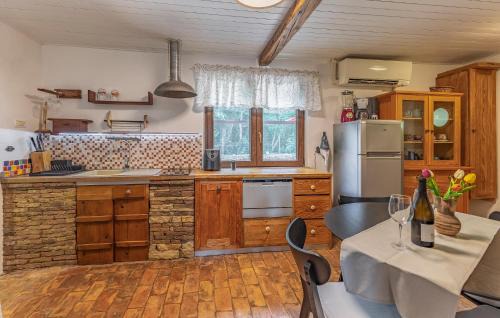 Mali Vareski House | Lovely Home In Segotici
