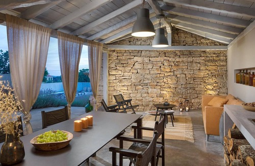 Tinjan House | Lovely home in Tinjan