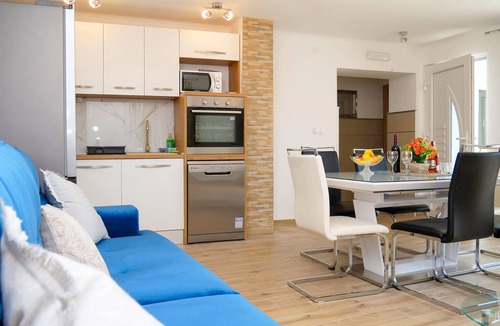 Marina House | Lovely home in Vinovac