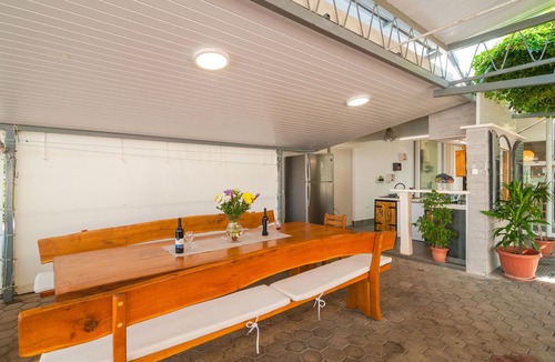 Kamen House | Lovely home in Zrnovnica
