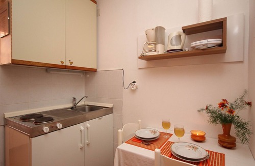Silo Apartment | Lovely studio apartment with Balcony and Sea View