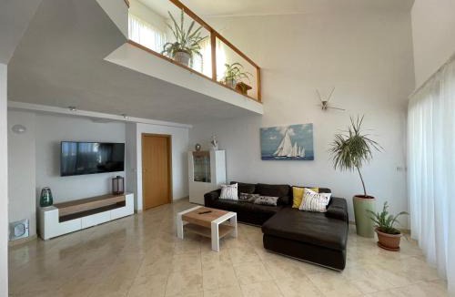 Kali Apartment | Luce