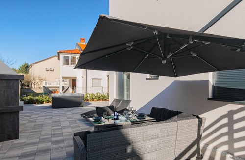 Krk Apartment | LuxArt City Spa Residence Krk