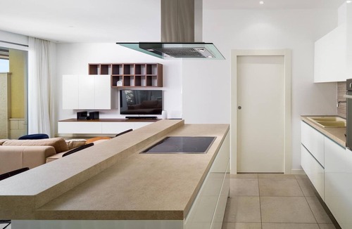 Slatine House | Luxuriöse Villa am Strand mit 6 Schlafzimmern Golden A by Interhome