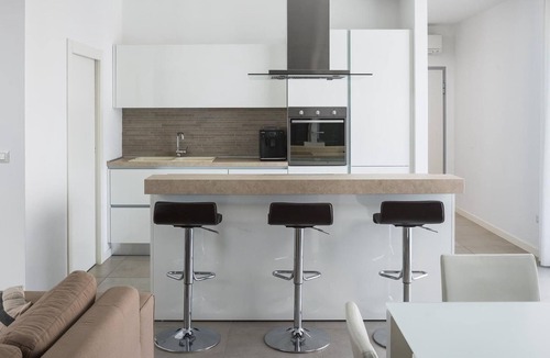Slatine House | Luxuriöse Villa am Strand mit 6 Schlafzimmern Golden A by Interhome