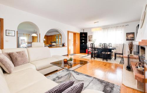 Lekenik House | Luxurious Home In Brezane Lekenicke With Private Swimming Pool, Can Be Inside Or Outside