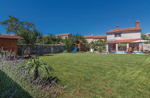 Cabrunici House | Luxurious home in Cabrunici