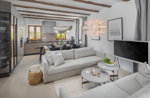 Cabrunici House | Luxurious home in Cabrunici with sauna