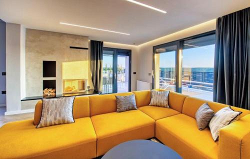 Debeljak House | Luxurious Home In Debeljak
