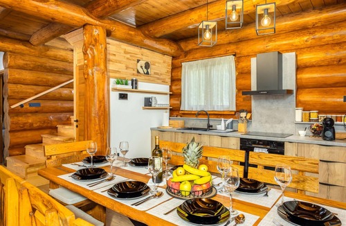 Sarsoni House | Luxurious home in Fuzine with sauna