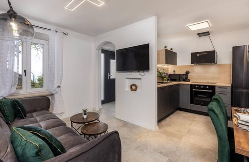 Hreljin House | Luxurious home in Hreljin with WiFi