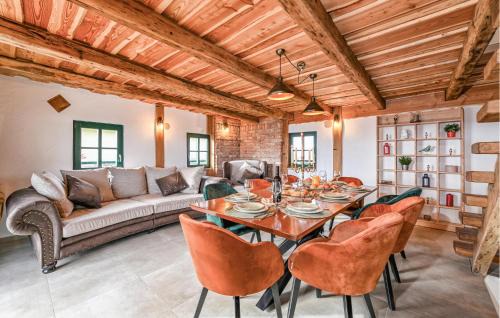 Varazdinske Toplice House | Luxurious Home In Lestakovec With Sauna