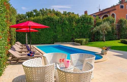 Gulici House | Luxurious home in Porec with private swimming pool, can be inside or outside