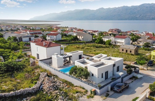 Razanac House | Luxurious home in Razanac