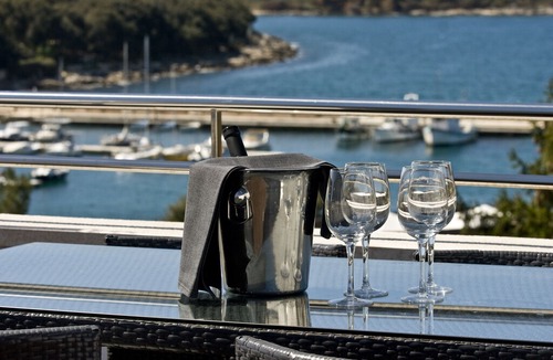 Pjescana Uvala Villa | Luxurious villa in a top location, only 60 m from the pebble beach.